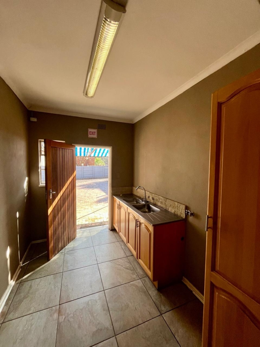 4 Bedroom Property for Sale in Flamwood North West